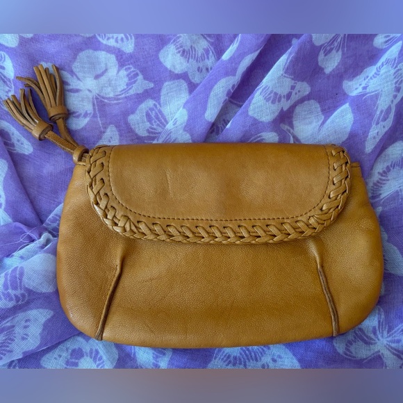 Handbags - Hobo International Tan Leather Women's pouch with great detailing